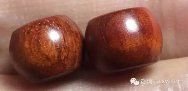 小叶紫檀鼓珠的料质好坏对比