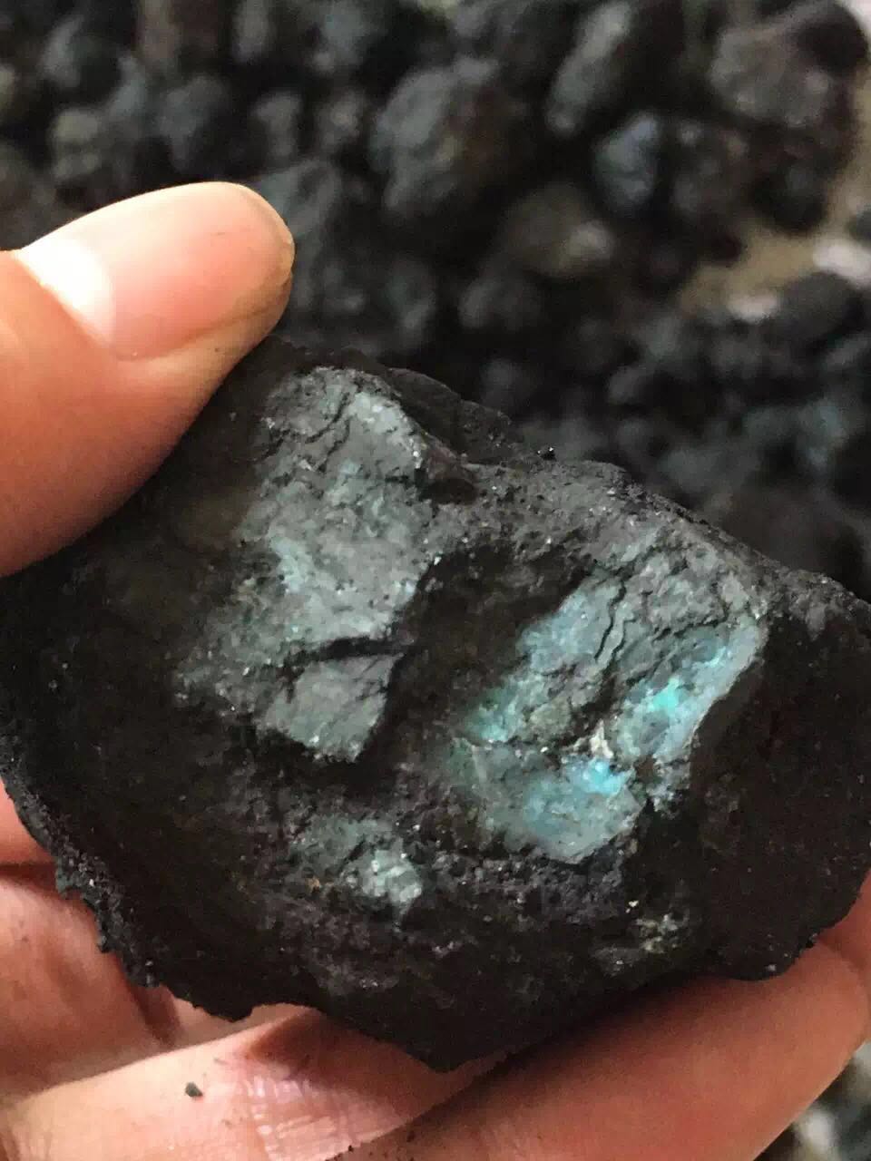 绿松石的毛料