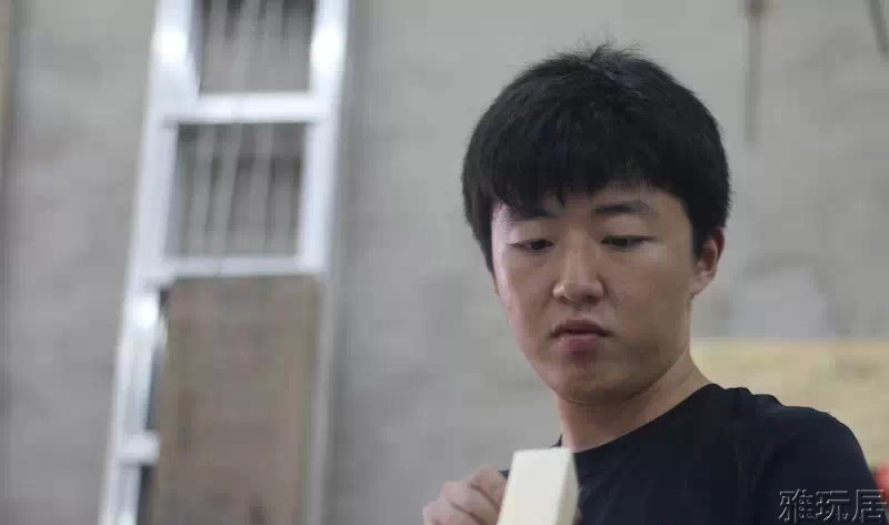 看看刨的直不直