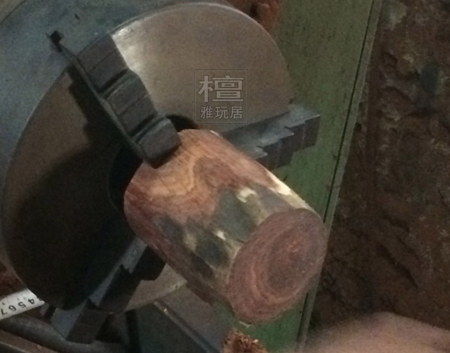 把紫檀卡在机器上
