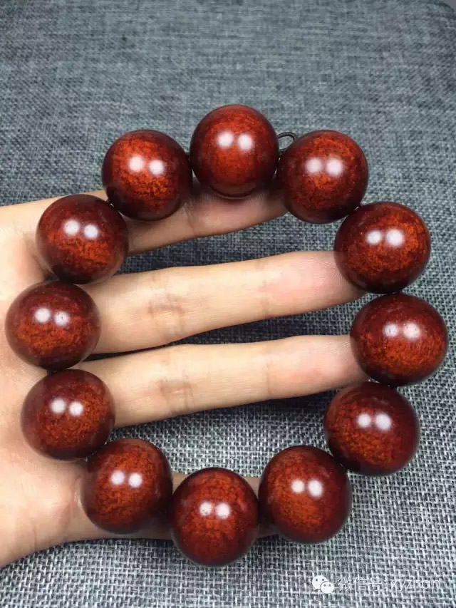 龙鳞纹小叶紫檀20mm手串